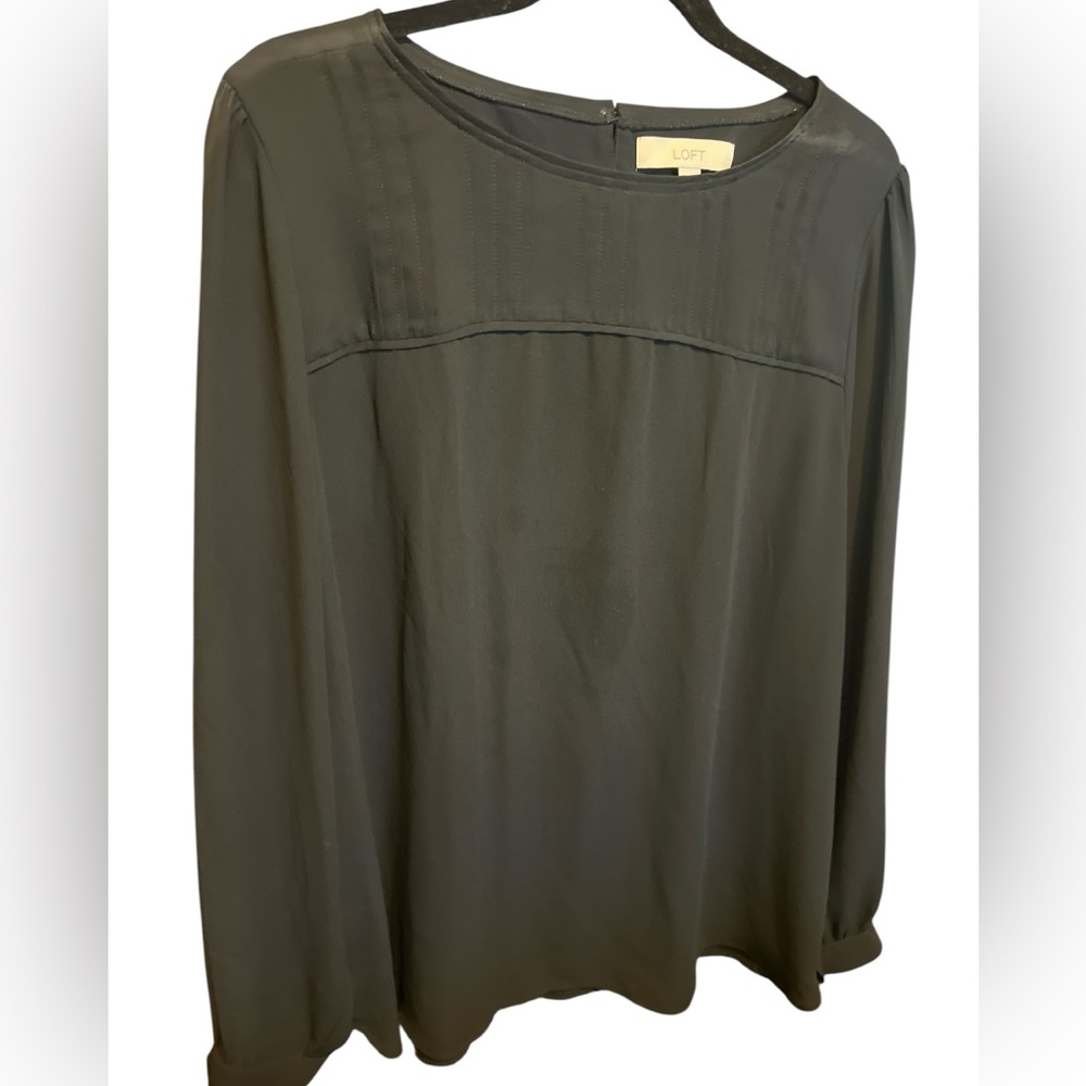 LOFT Black pleated bodice tab sleeve  Blouse XL